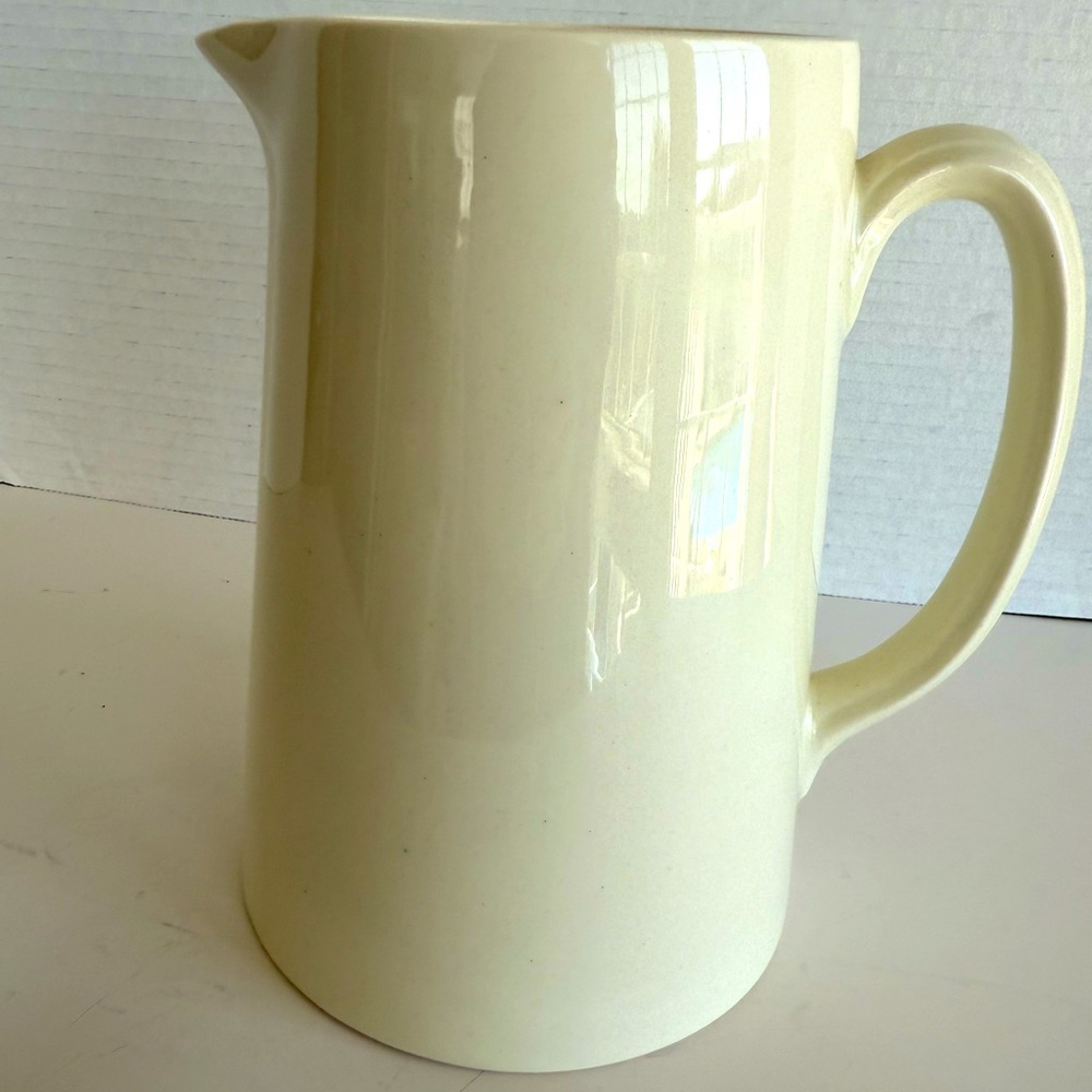 Vtg Newhall Hanley Pottery Ceramic Cream Coloured Pitcher with Spout and Handle